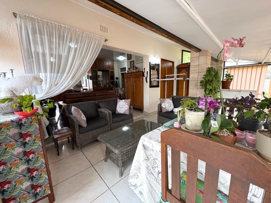 6 Bedroom Property for Sale in Lakeview Free State
